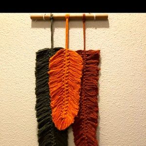 Macrame leaf wall hang
